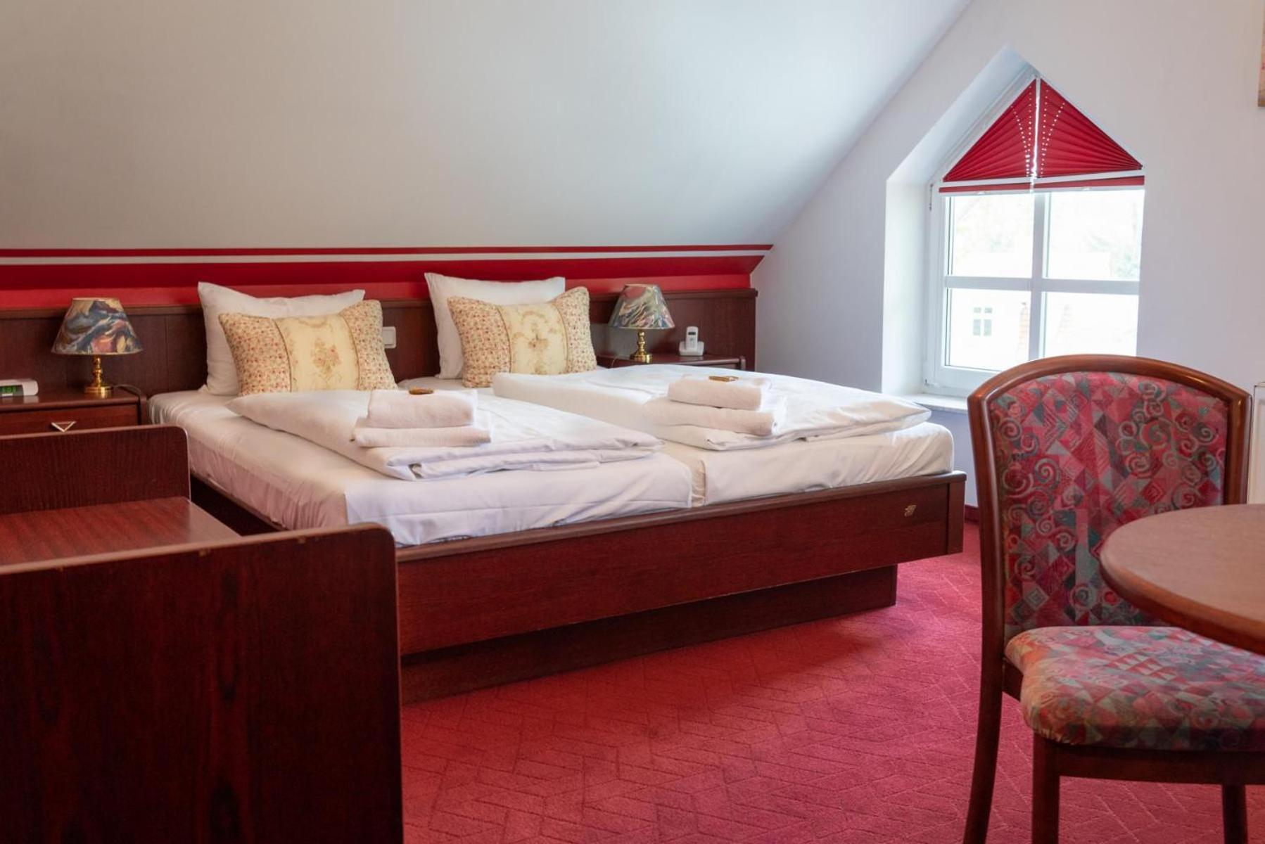 Parkhotel Neustadt Garni Экстерьер фото