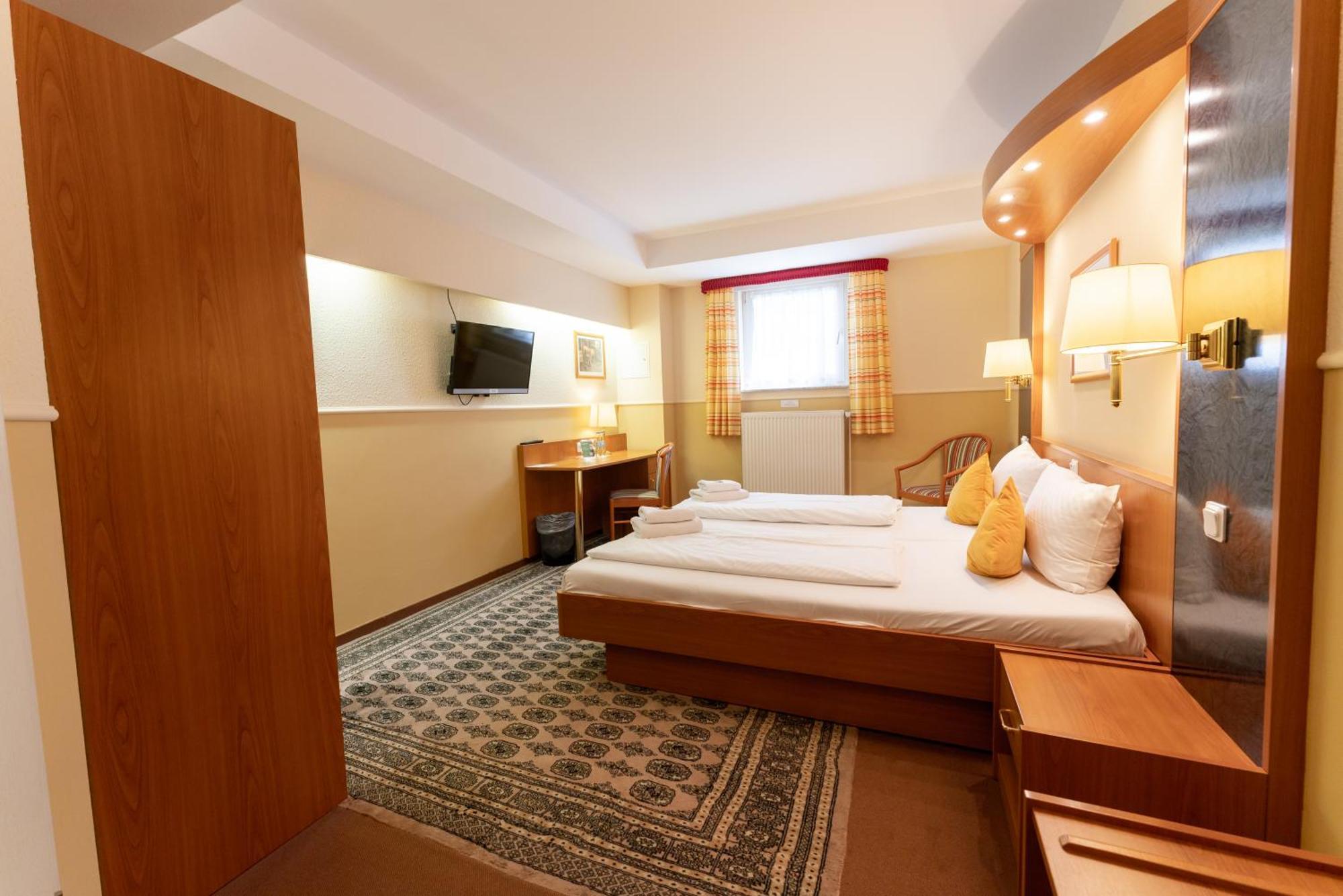 Parkhotel Neustadt Garni Экстерьер фото
